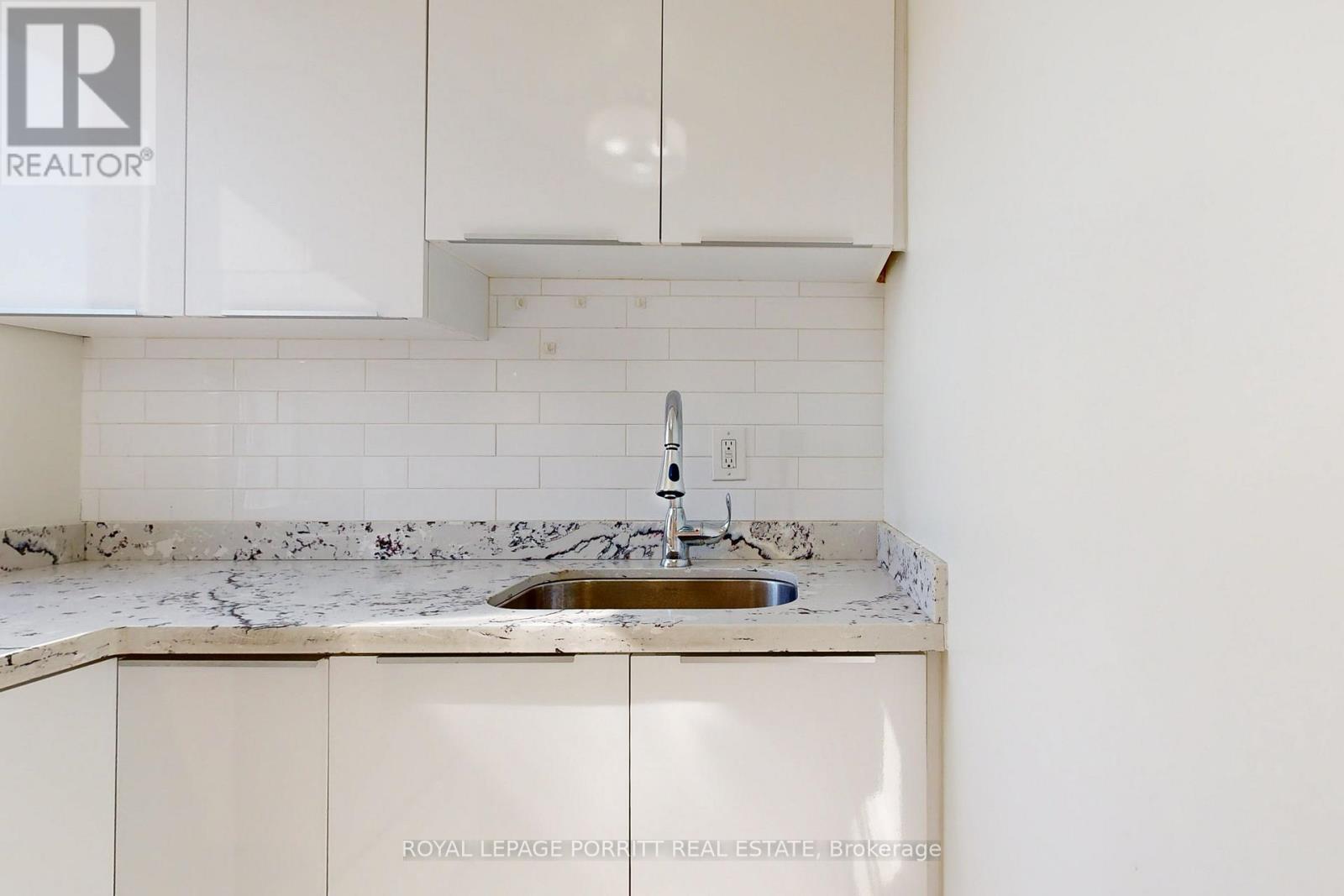 3 - 3503A Lake Shore Boulevard W, Toronto, ON