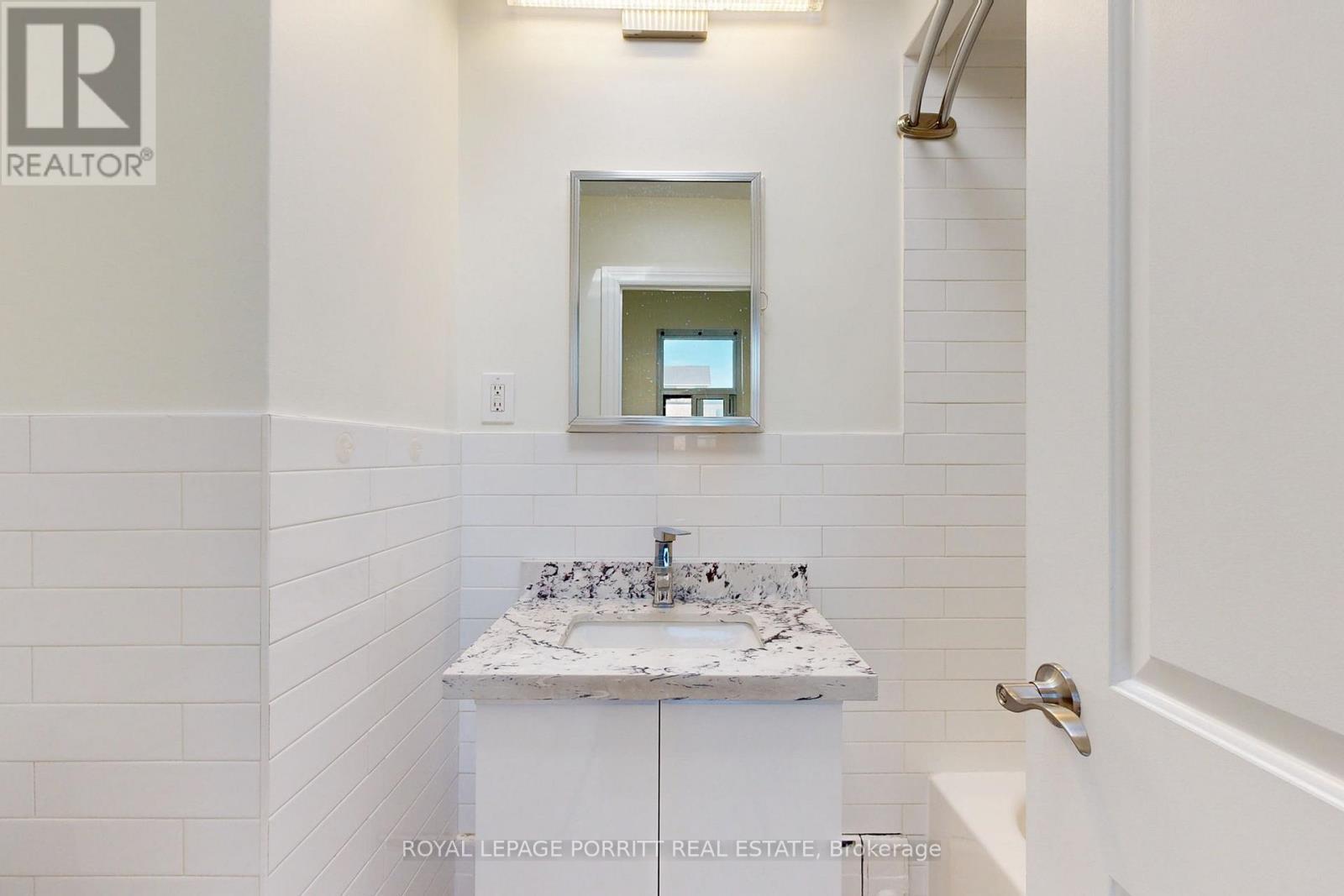 3 - 3503A Lake Shore Boulevard W, Toronto, ON