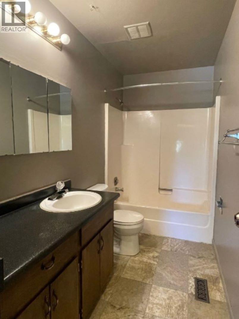 5316 Willow Road, Fort Nelson, BC - Indoor Photo Showing Bathroom