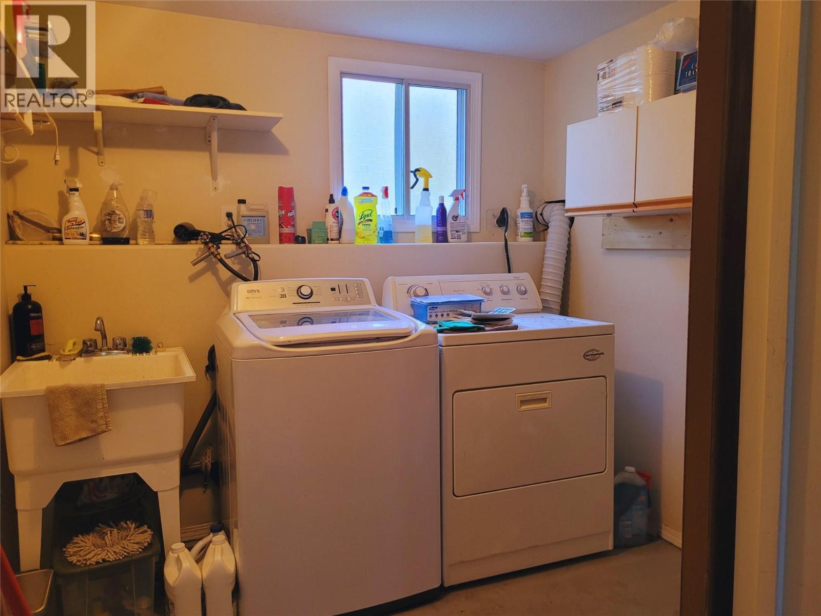 349 Dutch Lake Road, Clearwater, BC - Indoor Photo Showing Laundry Room
