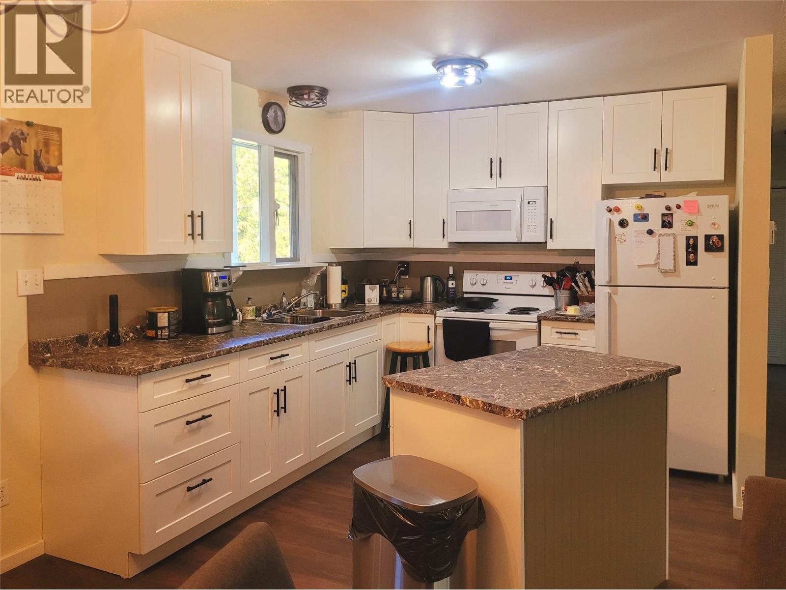 349 Dutch Lake Road, Clearwater, BC - Indoor Photo Showing Kitchen With Double Sink