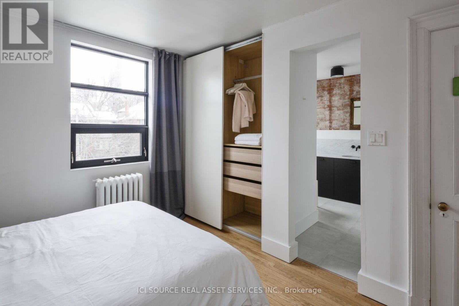 70 Crescent Road, Toronto, ON - Indoor Photo Showing Bedroom