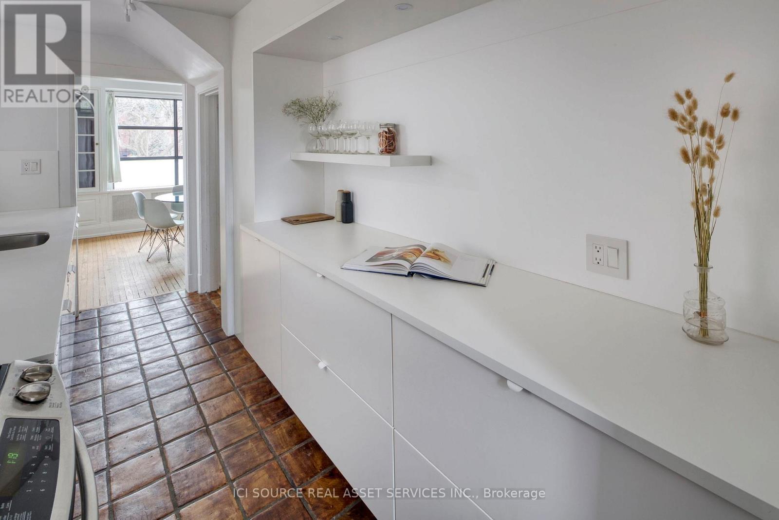 70 Crescent Road, Toronto, ON - Indoor