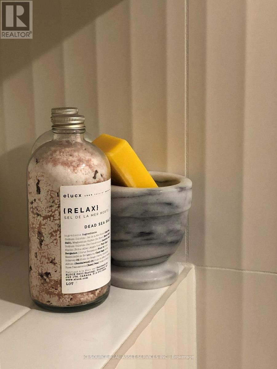 70 Crescent Road, Toronto, ON - Indoor