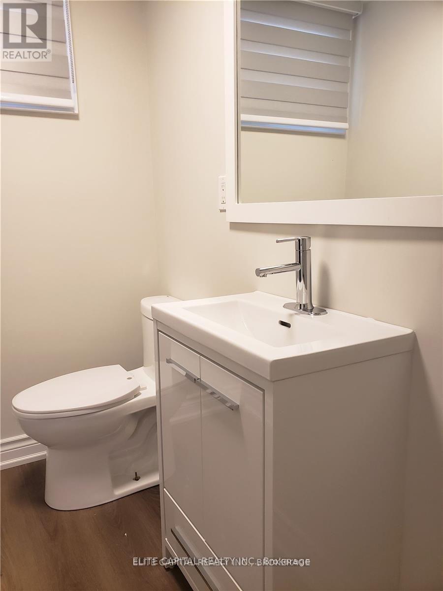 4 Bards Walk Way, Toronto, ON - Indoor Photo Showing Bathroom