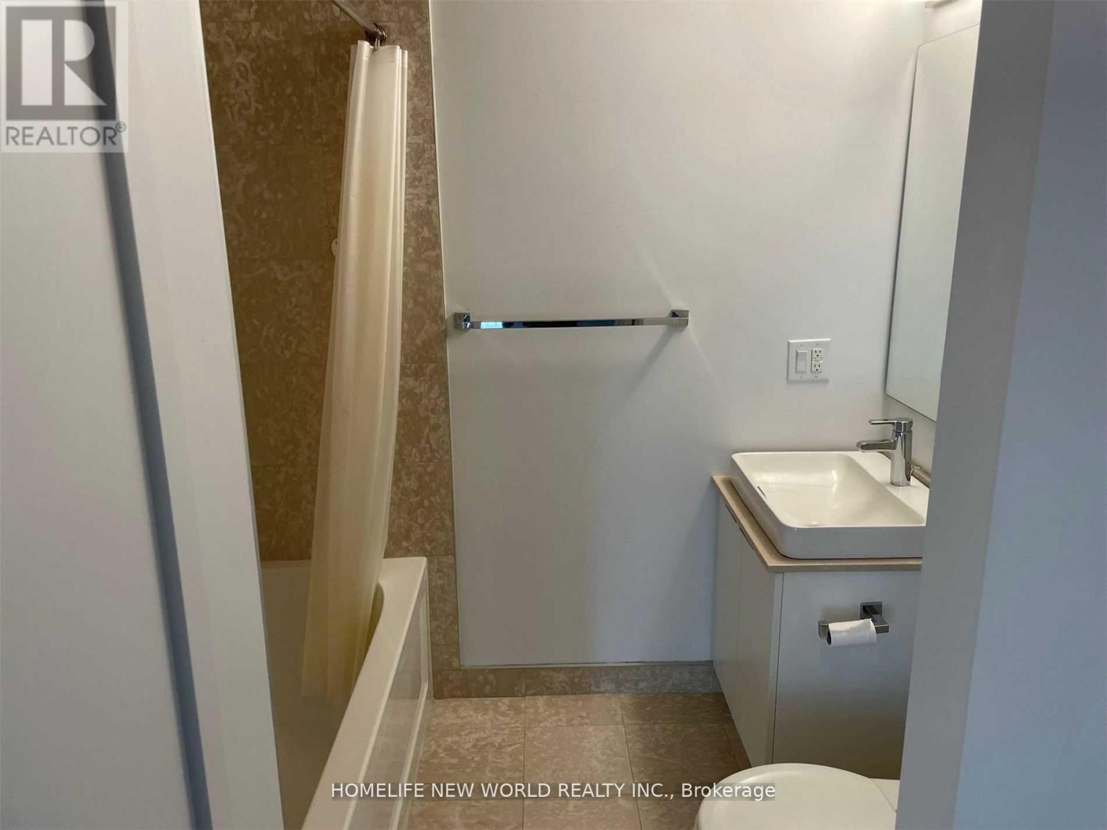 601 - 14 York Street, Toronto, ON - Indoor Photo Showing Bathroom