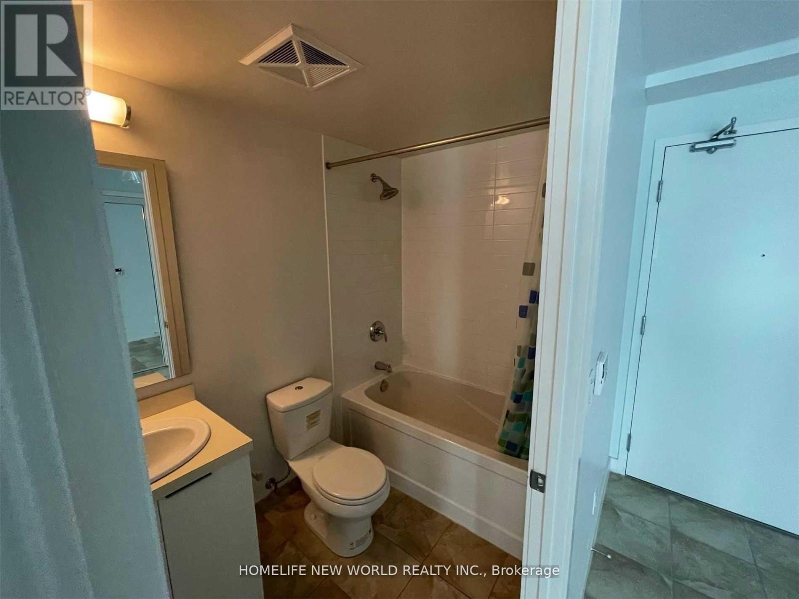 601 - 14 York Street, Toronto, ON - Indoor Photo Showing Bathroom