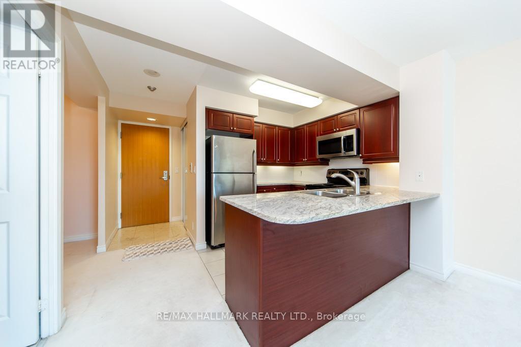 1115 - 68 Grangeway Avenue, Toronto, ON - Indoor Photo Showing Kitchen With Double Sink