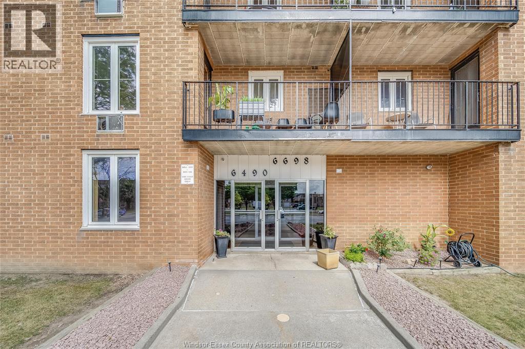 6562 Thornberry Crescent Unit# 6562, Windsor, ON - Outdoor With Balcony With Exterior