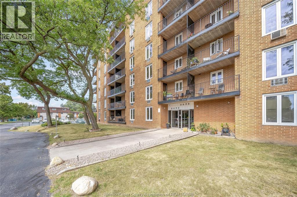 6562 Thornberry Crescent Unit# 6562, Windsor, ON - Outdoor With Balcony
