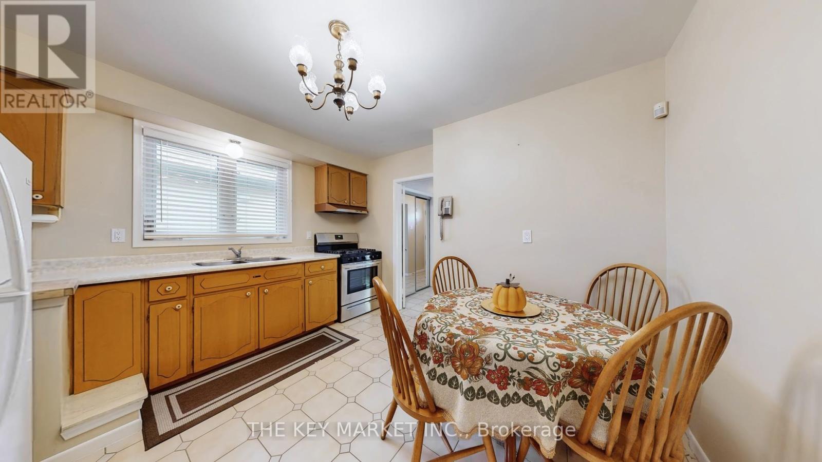 1277 Tyneburn Crescent, Mississauga, ON - Indoor