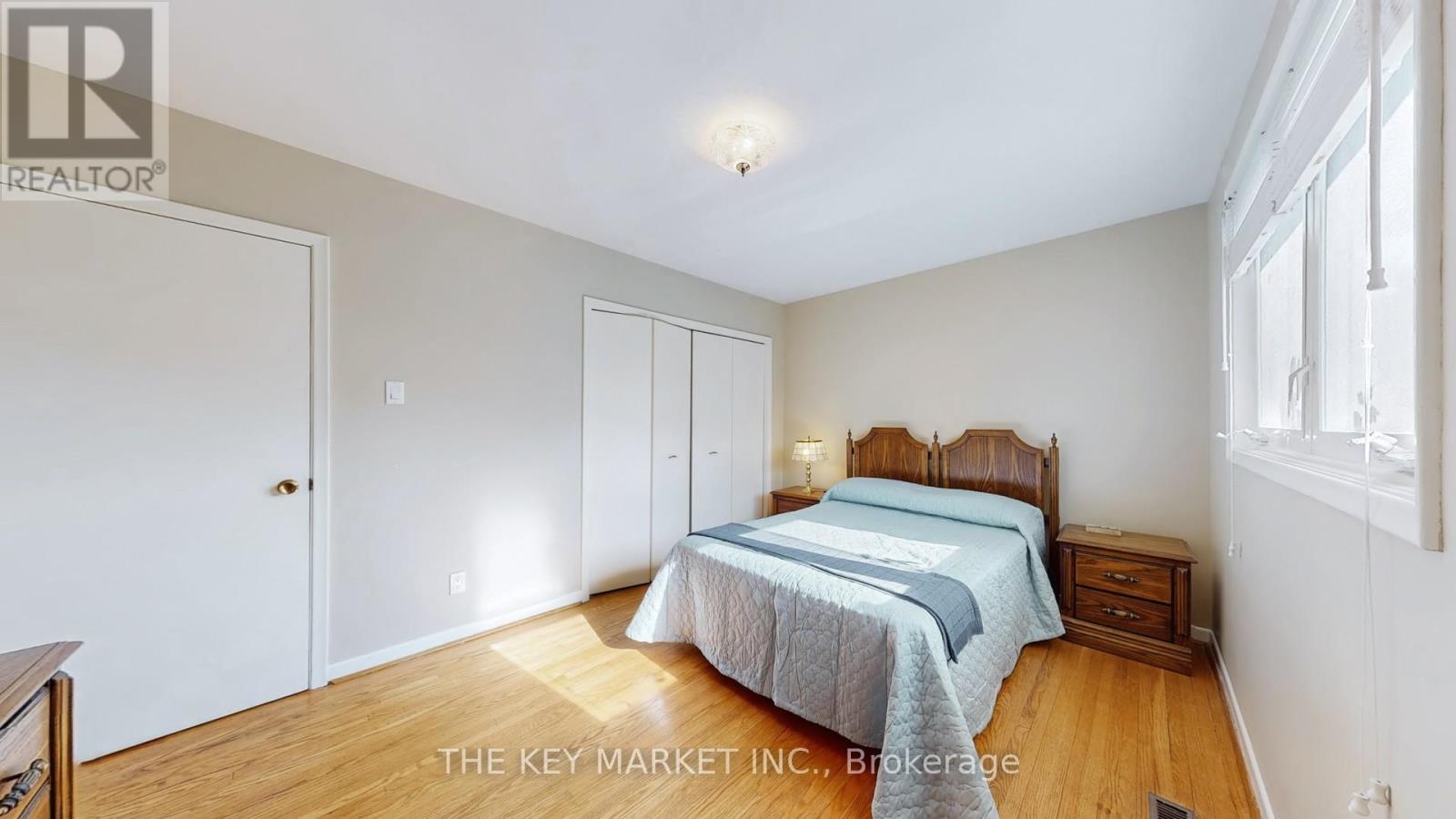1277 Tyneburn Crescent, Mississauga, ON - Indoor Photo Showing Bedroom