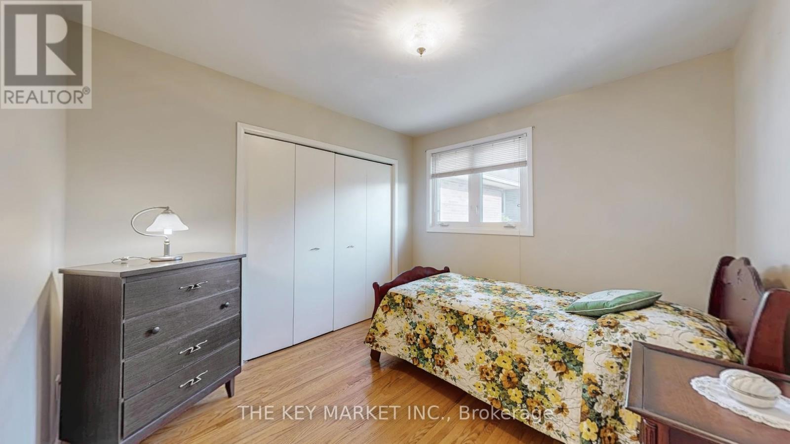 1277 Tyneburn Crescent, Mississauga, ON - Indoor Photo Showing Bedroom