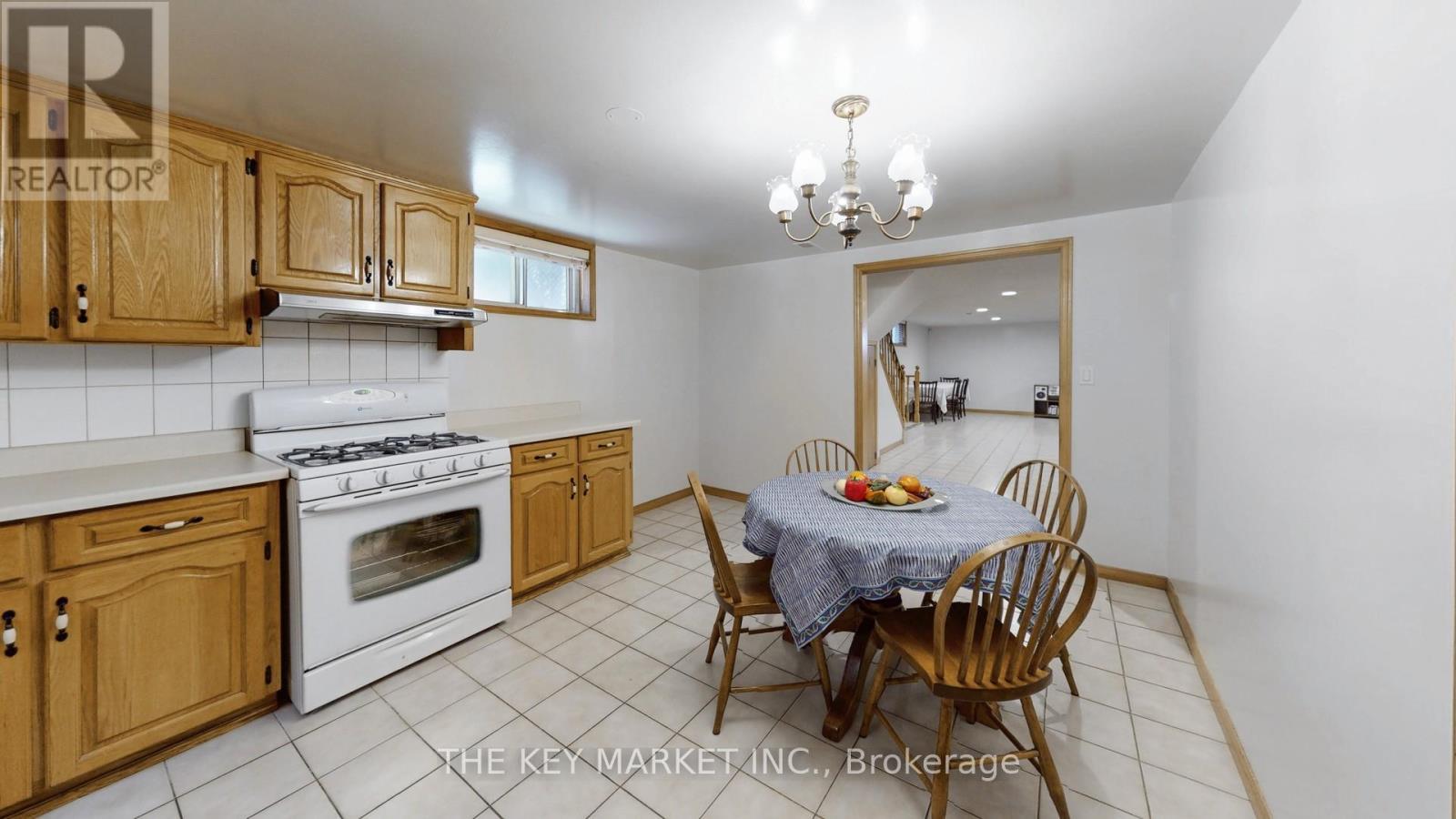1277 Tyneburn Crescent, Mississauga, ON - Indoor Photo Showing Kitchen