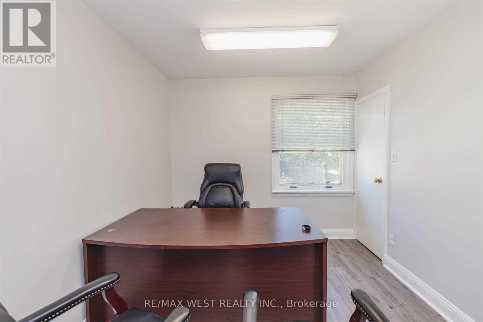 35 Queen Street S, Mississauga, ON