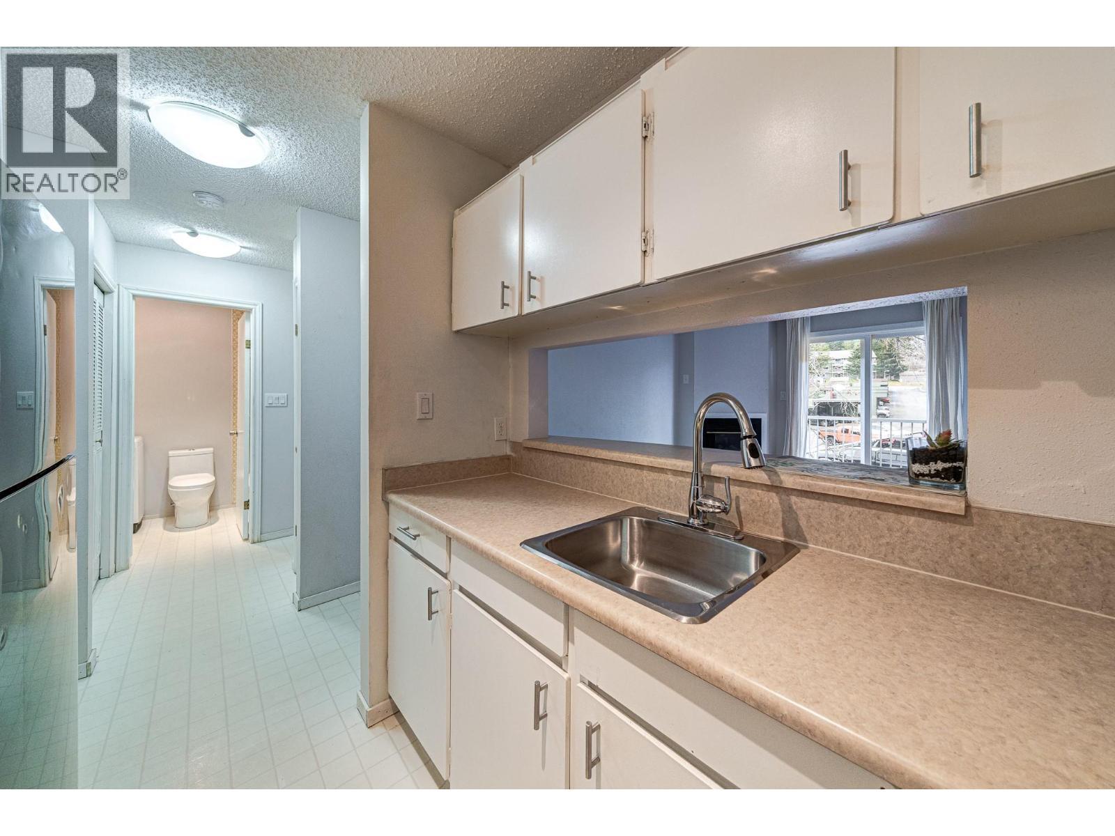 1802 Alpine Drive Unit# 306A, Elkford, BC - Indoor Photo Showing Kitchen