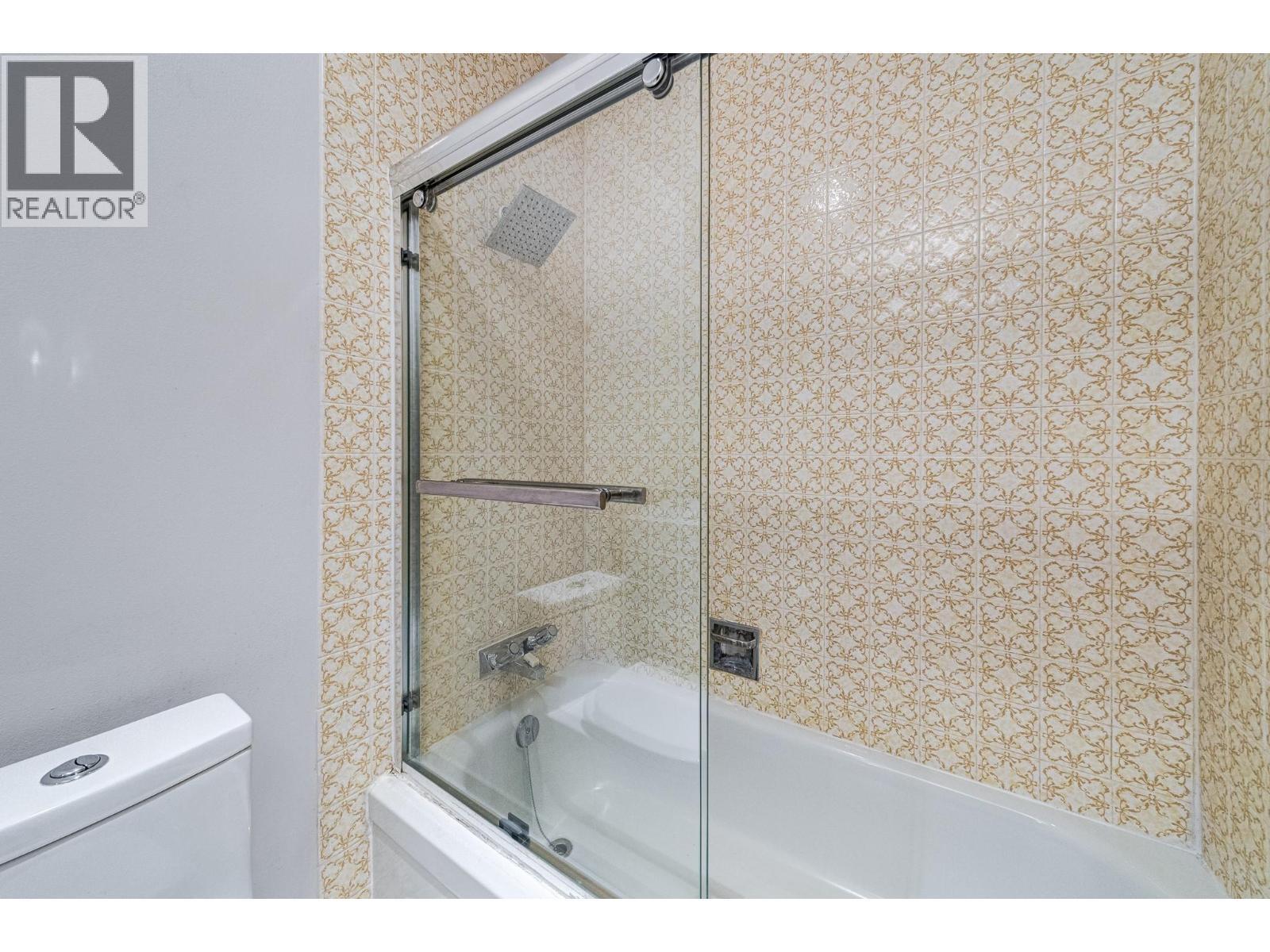 1802 Alpine Drive Unit# 306A, Elkford, BC - Indoor Photo Showing Bathroom