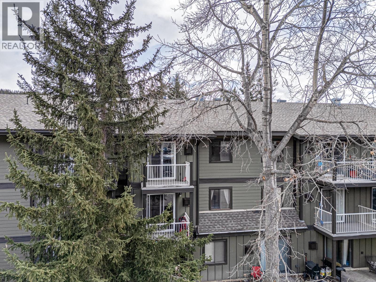 1802 Alpine Drive Unit# 306A, Elkford, BC - Outdoor With Balcony