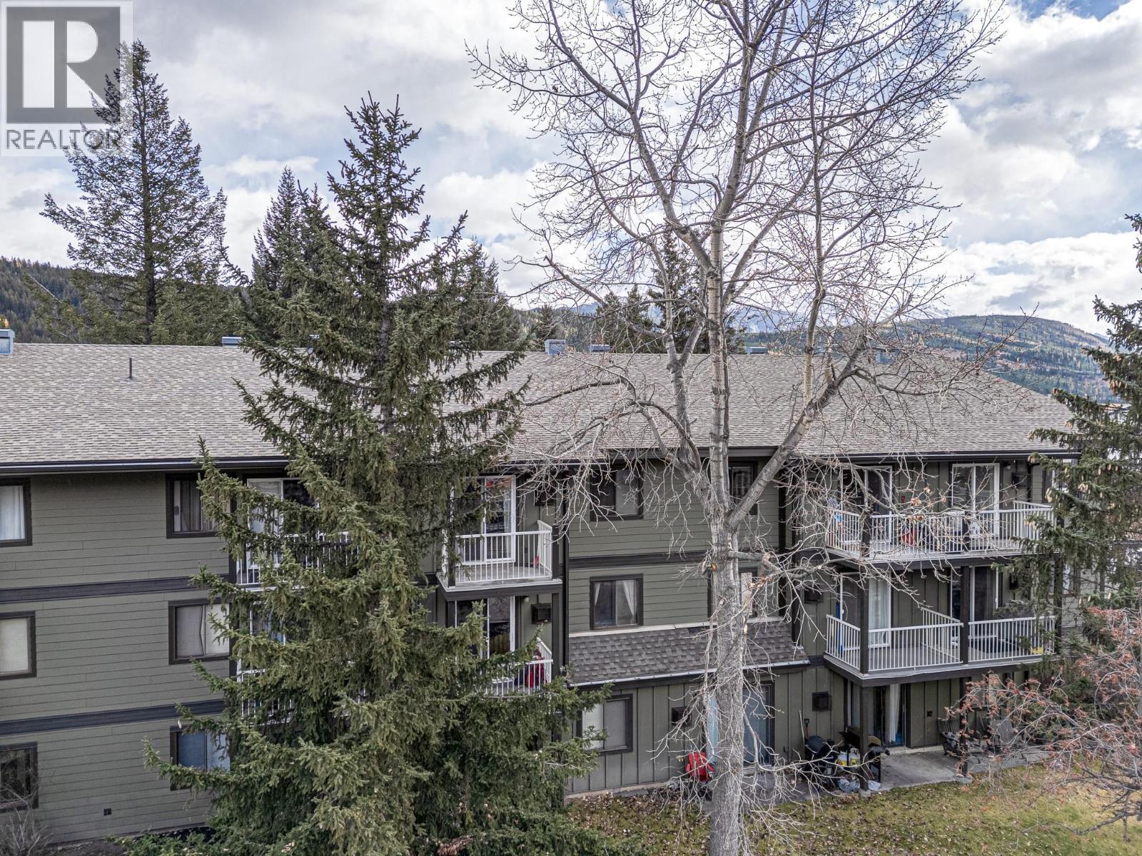 1802 Alpine Drive Unit# 306A, Elkford, BC - Outdoor With Balcony