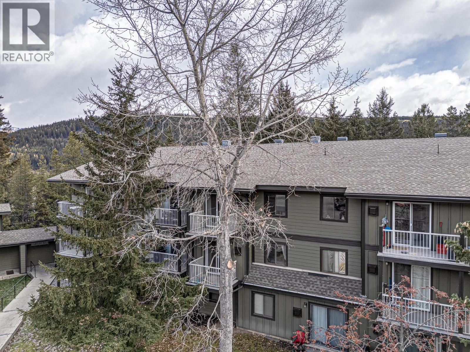 1802 Alpine Drive Unit# 306A, Elkford, BC - Outdoor With Balcony
