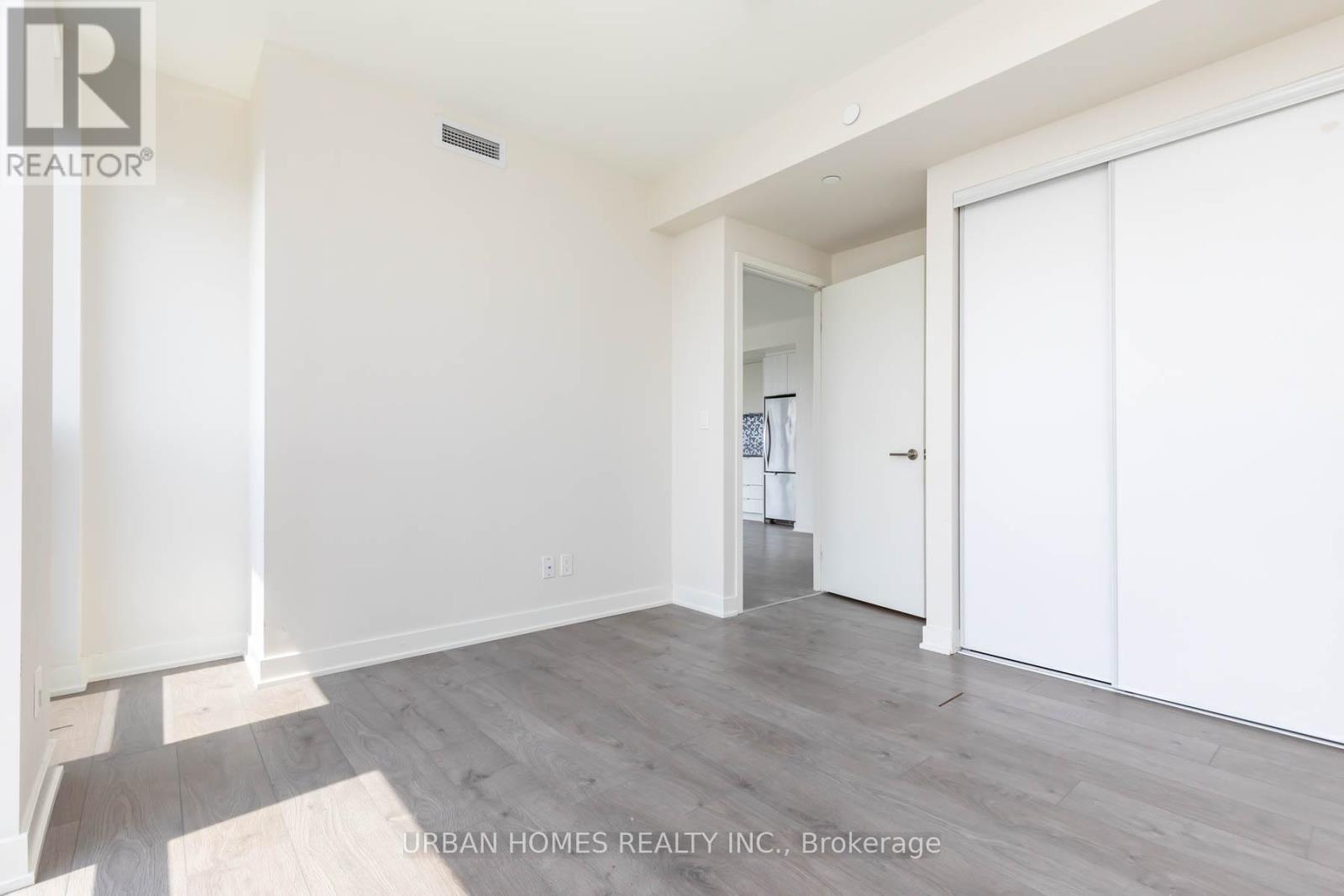 2711 - 2 Sonic Way, Toronto, ON - Indoor Photo Showing Other Room