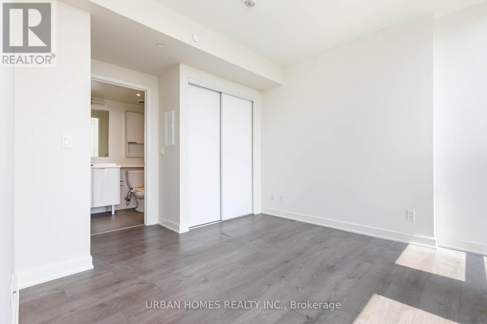 2711 - 2 Sonic Way, Toronto, ON - Indoor Photo Showing Other Room