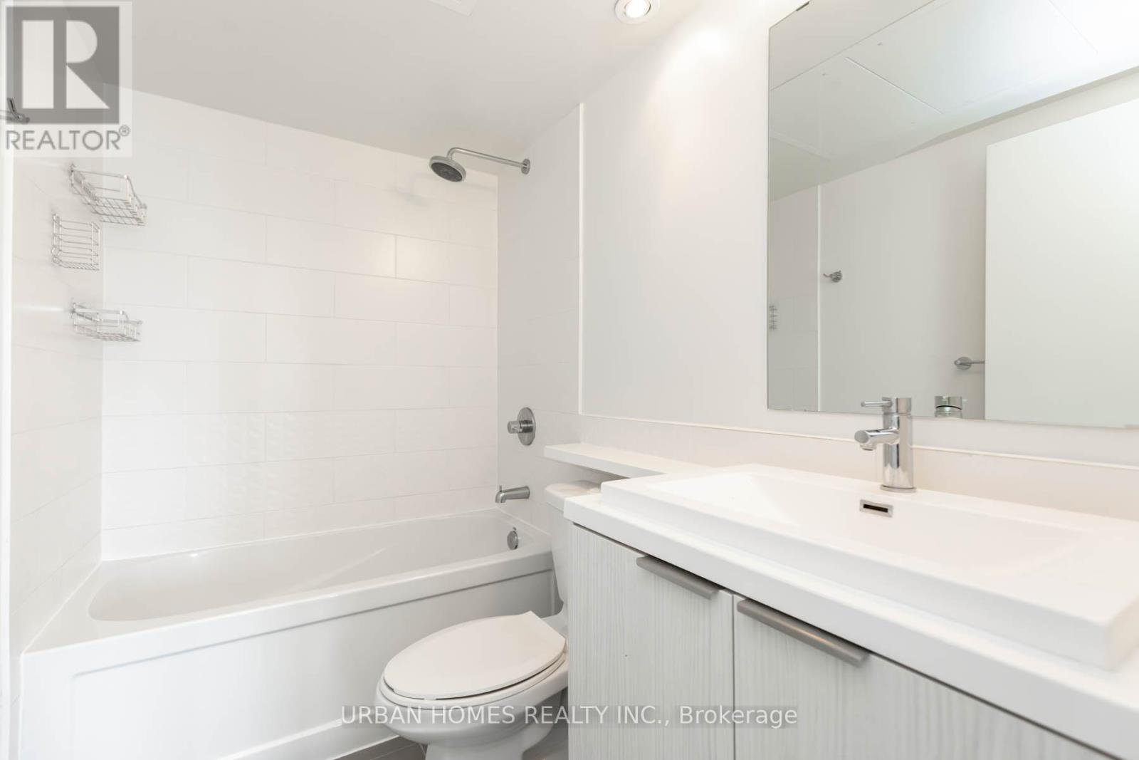 2711 - 2 Sonic Way, Toronto, ON - Indoor Photo Showing Bathroom