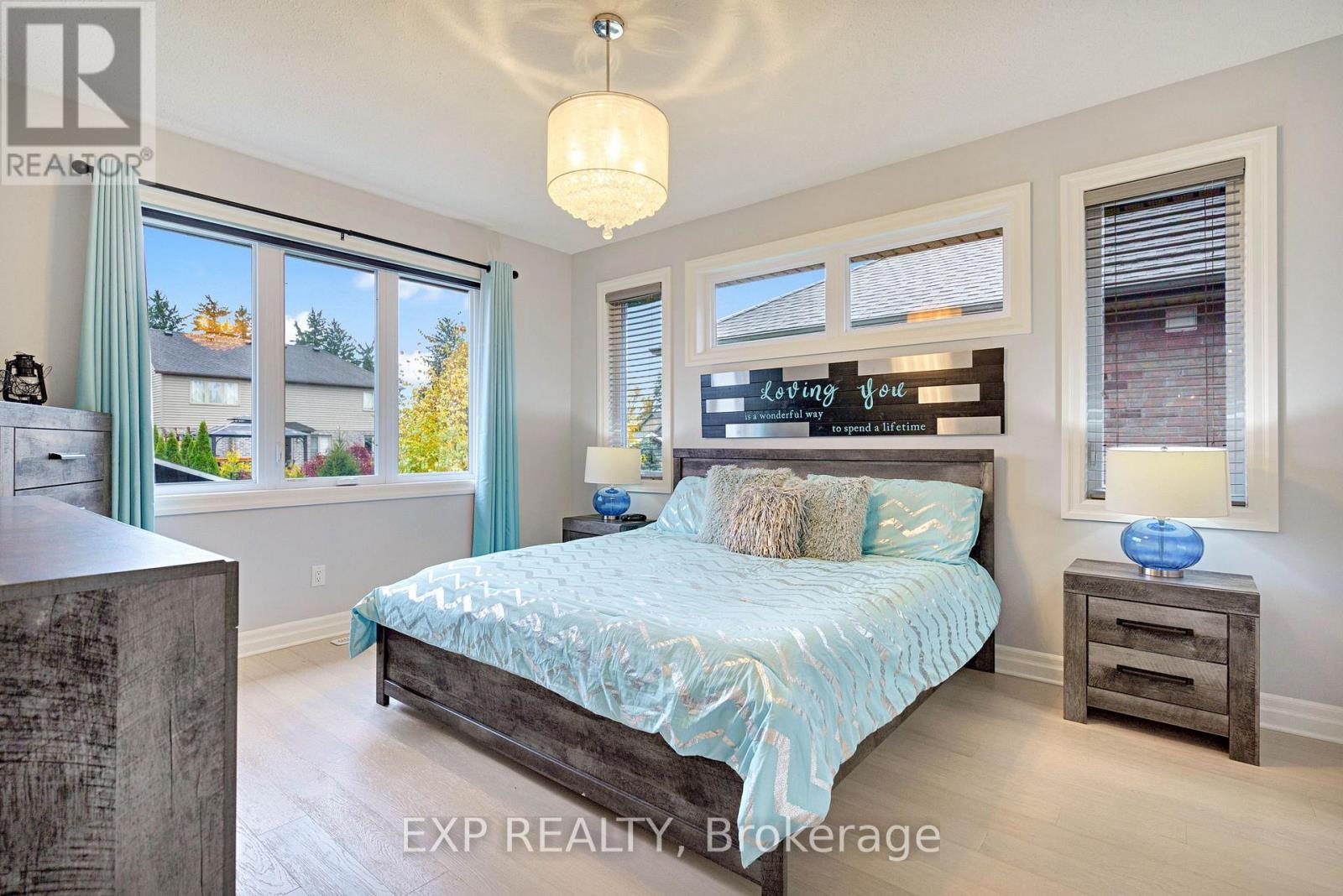 493 Bennett Crescent, Strathroy-Caradoc (Mount Brydges), ON - Indoor Photo Showing Bedroom