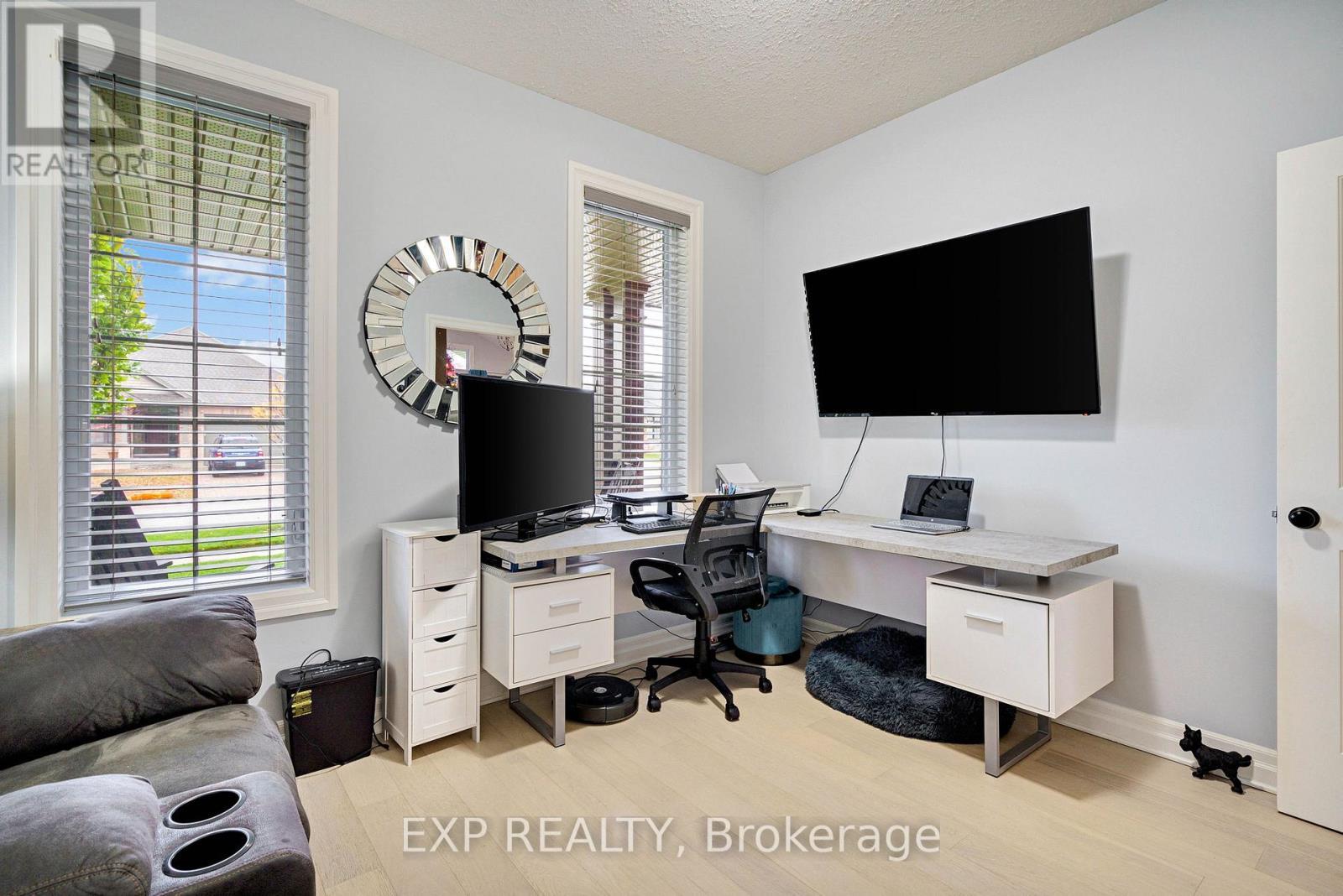 493 Bennett Crescent, Strathroy-Caradoc (Mount Brydges), ON - Indoor Photo Showing Office