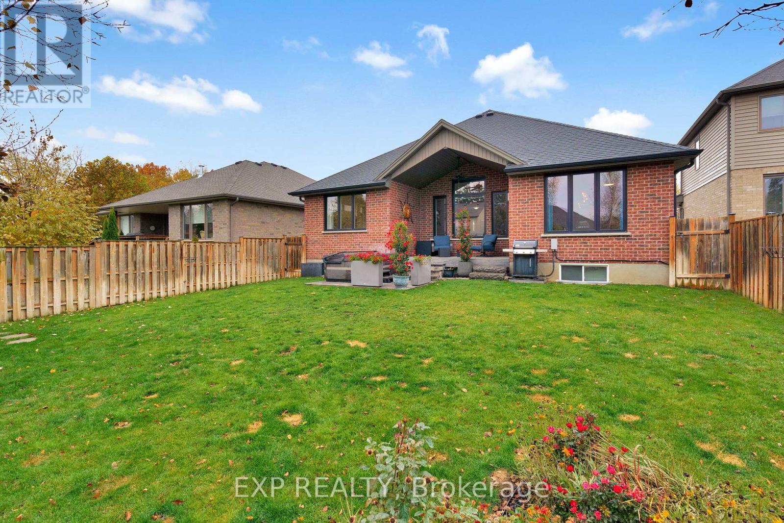 493 Bennett Crescent, Strathroy-Caradoc (Mount Brydges), ON - Outdoor