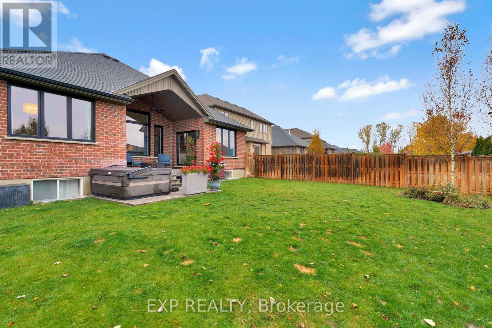 493 Bennett Crescent, Strathroy-Caradoc (Mount Brydges), ON - Outdoor