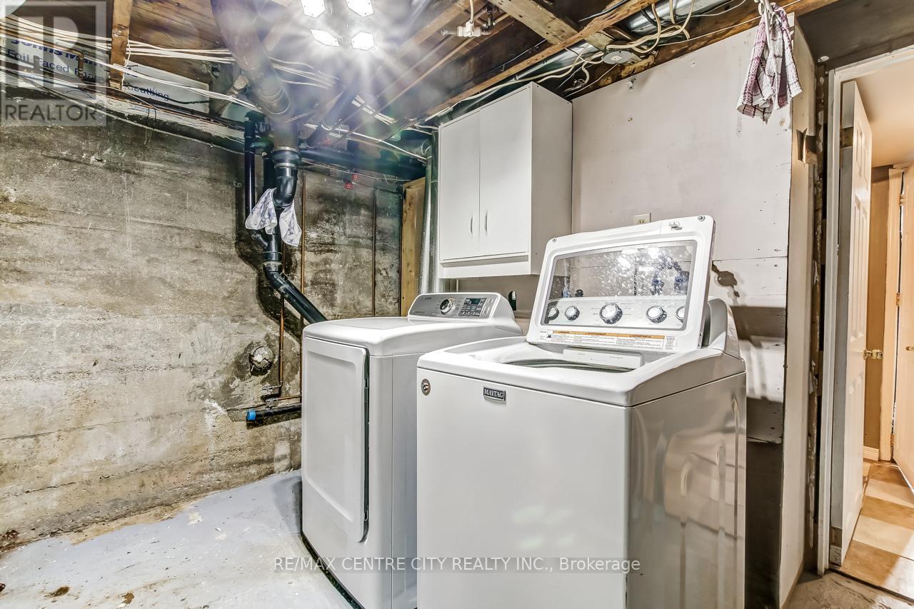 145 Hughes Street, St. Thomas, ON - Indoor Photo Showing Laundry Room