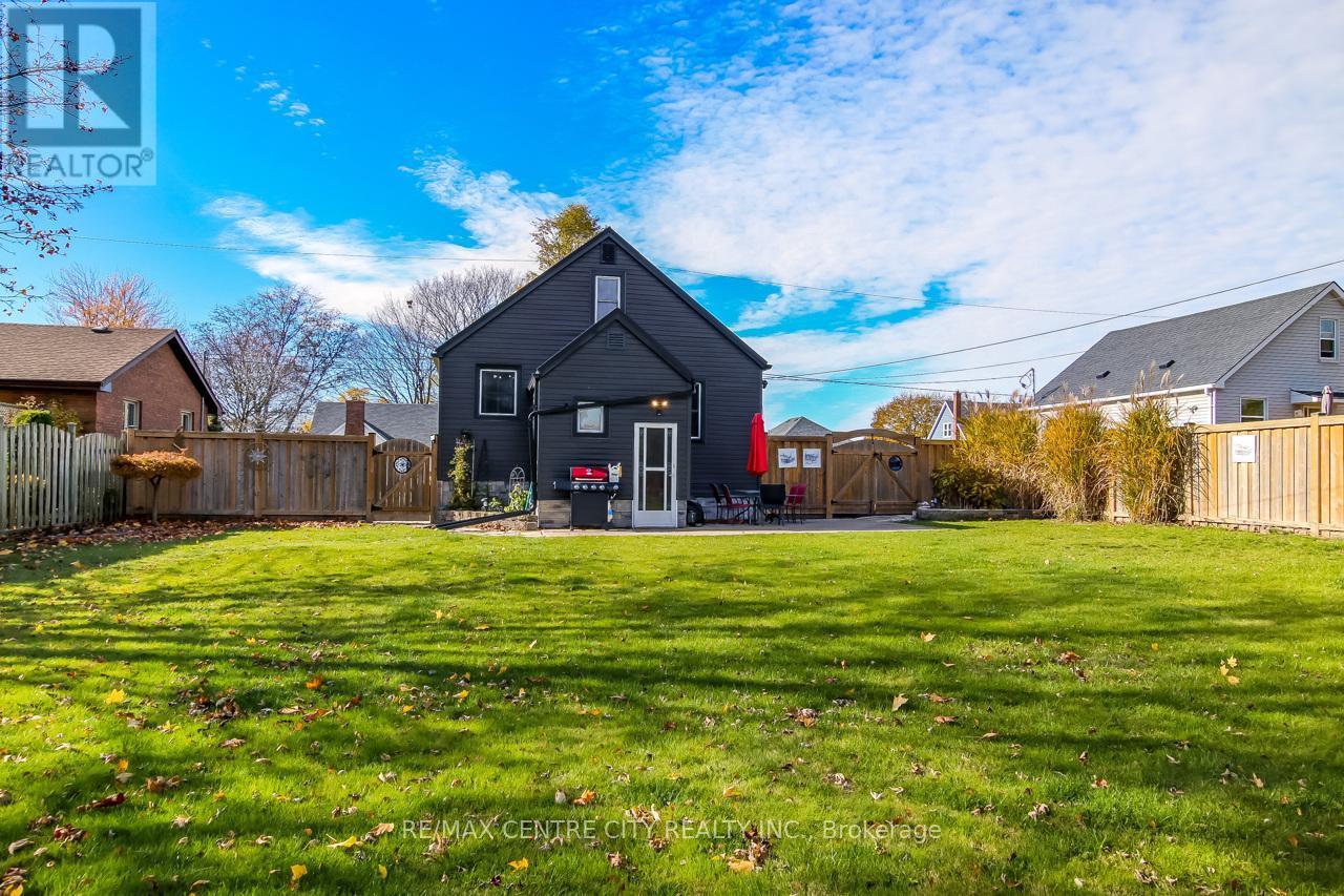 145 Hughes Street, St. Thomas, ON - Outdoor