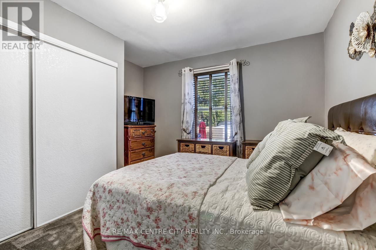 145 Hughes Street, St. Thomas, ON - Indoor Photo Showing Bedroom