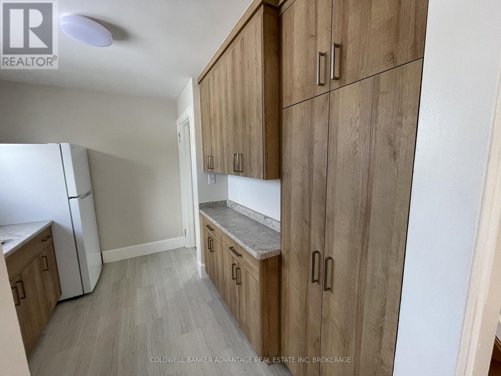 565 Fitch Street, Welland (West Welland), ON - Indoor Photo Showing Kitchen
