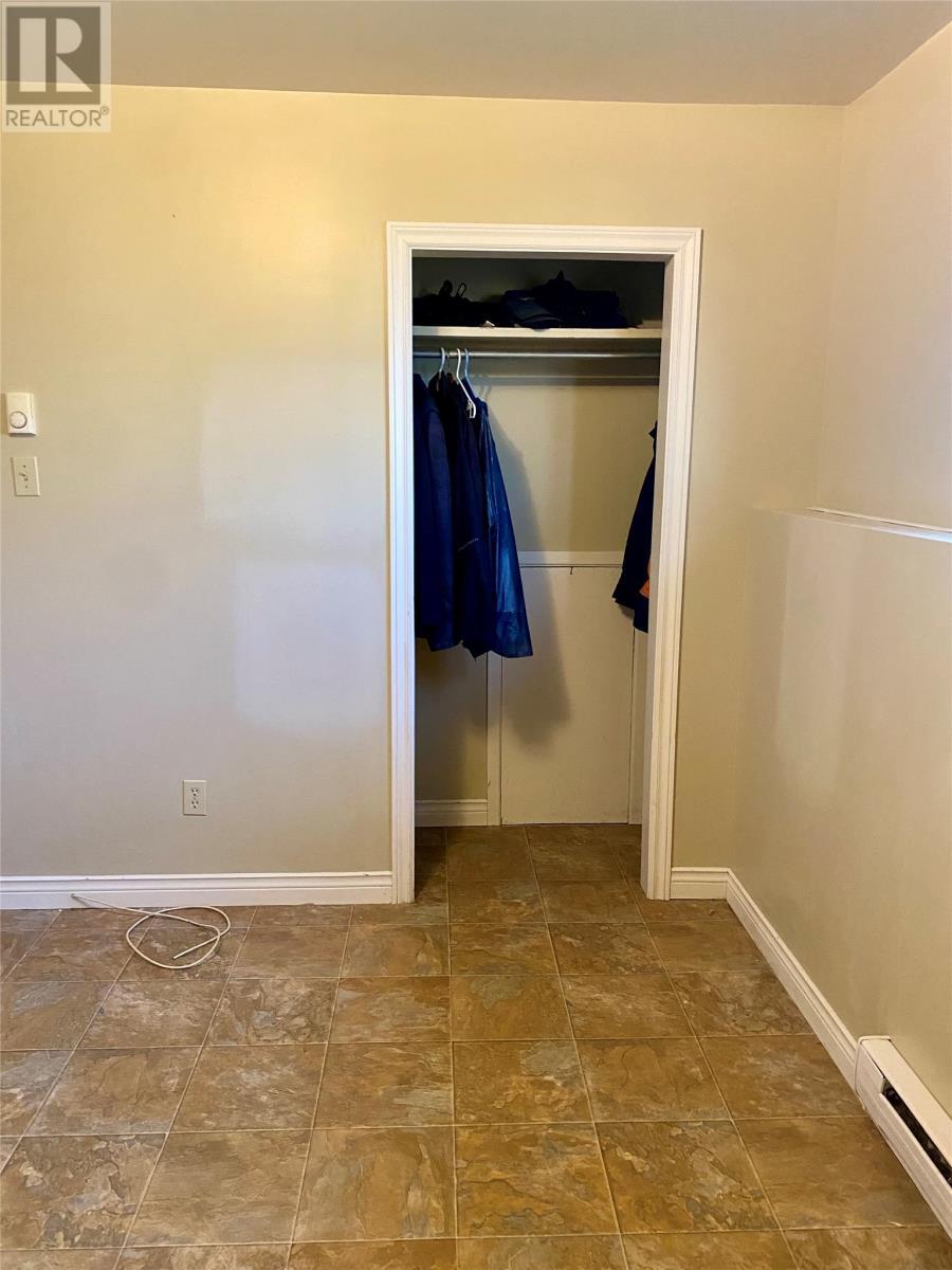 70 Elizabeth Drive, Paradise, NL - Indoor Photo Showing Other Room