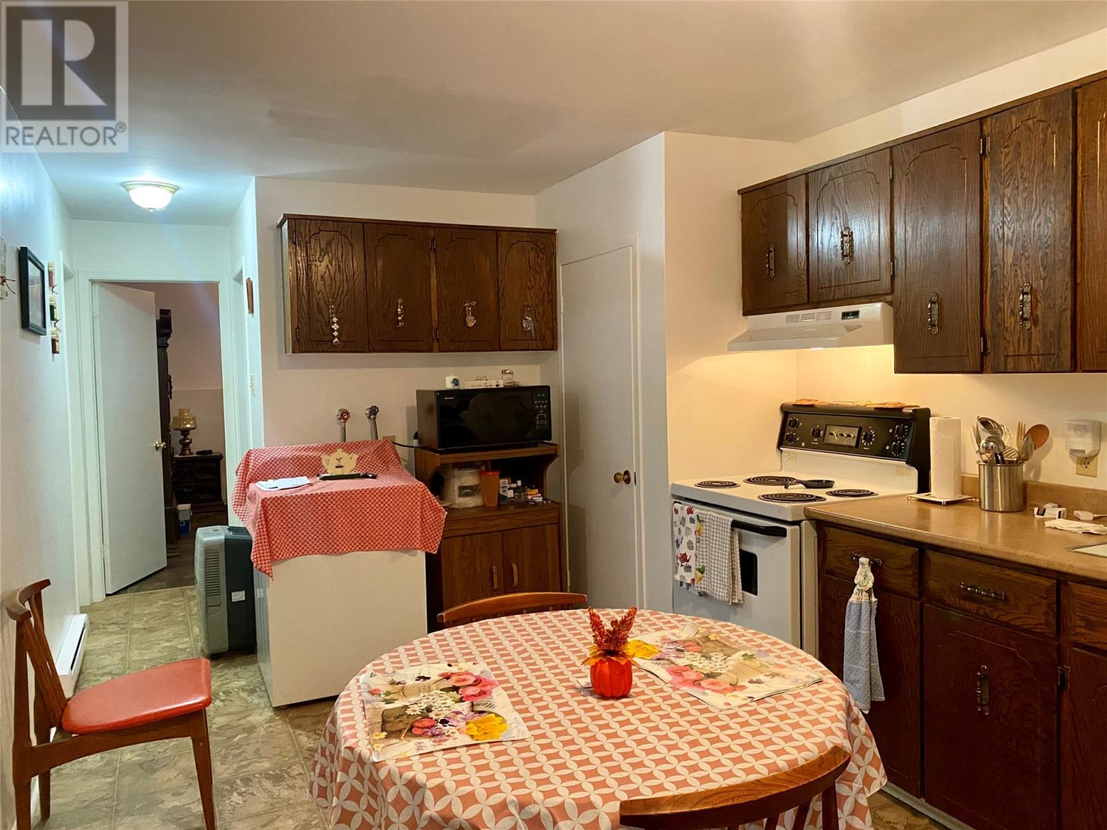 70 Elizabeth Drive, Paradise, NL - Indoor Photo Showing Kitchen