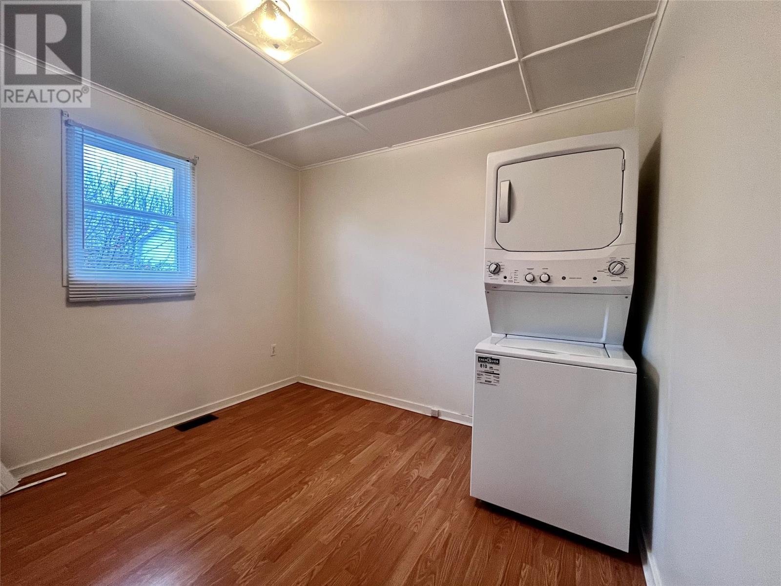 1 Brookview Place, Grand Bank, NL - Indoor Photo Showing Laundry Room