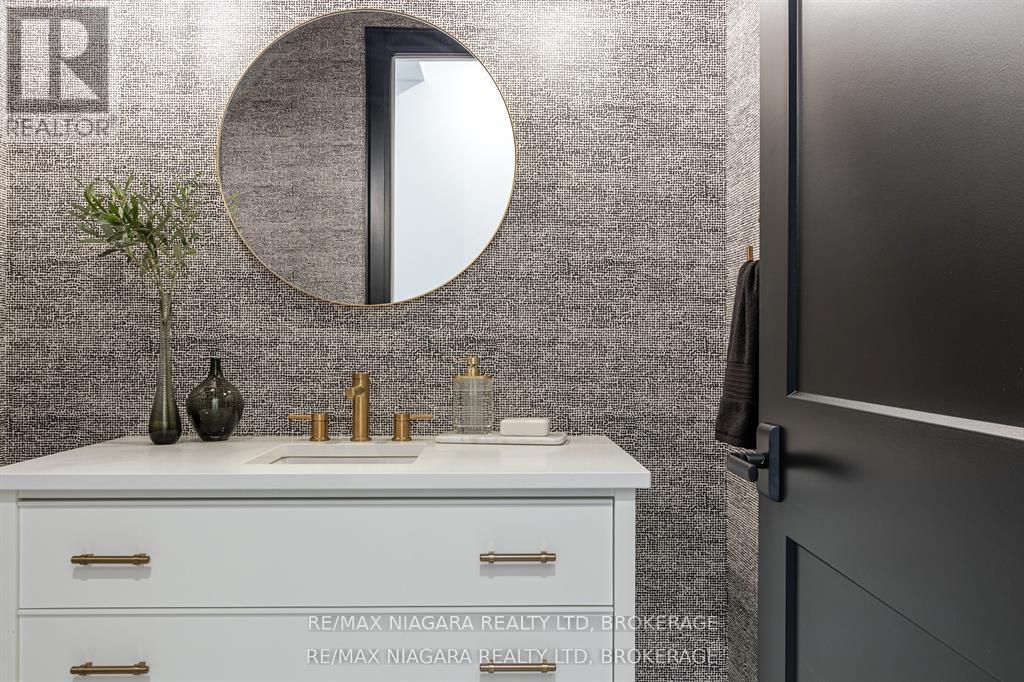 2317 Terravita Drive, Niagara Falls (Stamford), ON - Photo Showing Bathroom