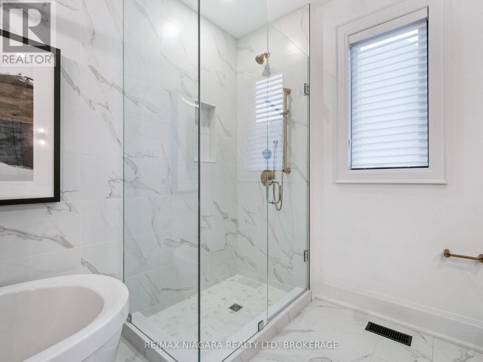 Primary Ensuite - 2317 Terravita Drive, Niagara Falls (Stamford), ON - Indoor Photo Showing Bathroom