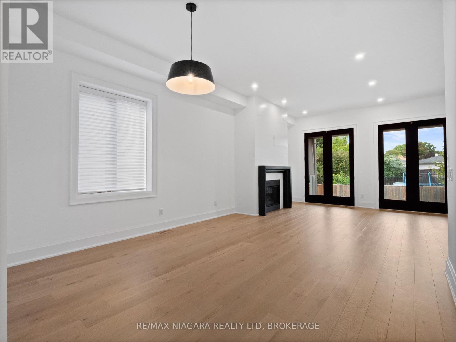 2317 Terravita Drive, Niagara Falls (Stamford), ON - Indoor Photo Showing Other Room