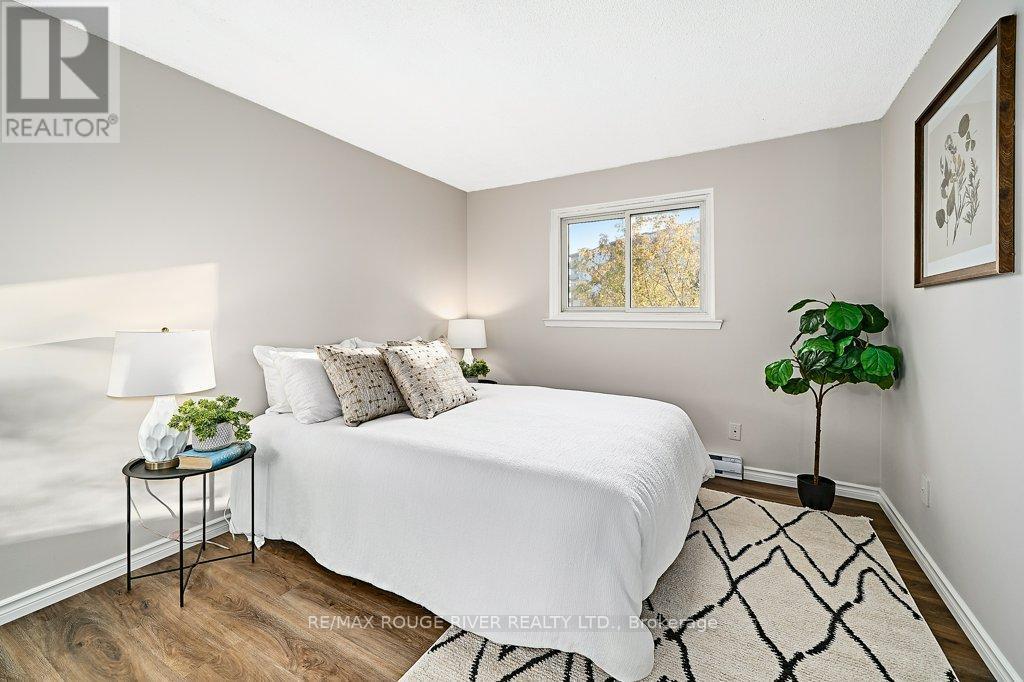 79 - 120 Nonquon Road, Oshawa (Centennial), ON - Indoor Photo Showing Bedroom