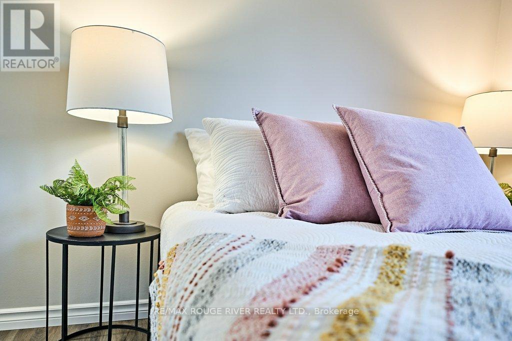 79 - 120 Nonquon Road, Oshawa (Centennial), ON - Indoor Photo Showing Bedroom