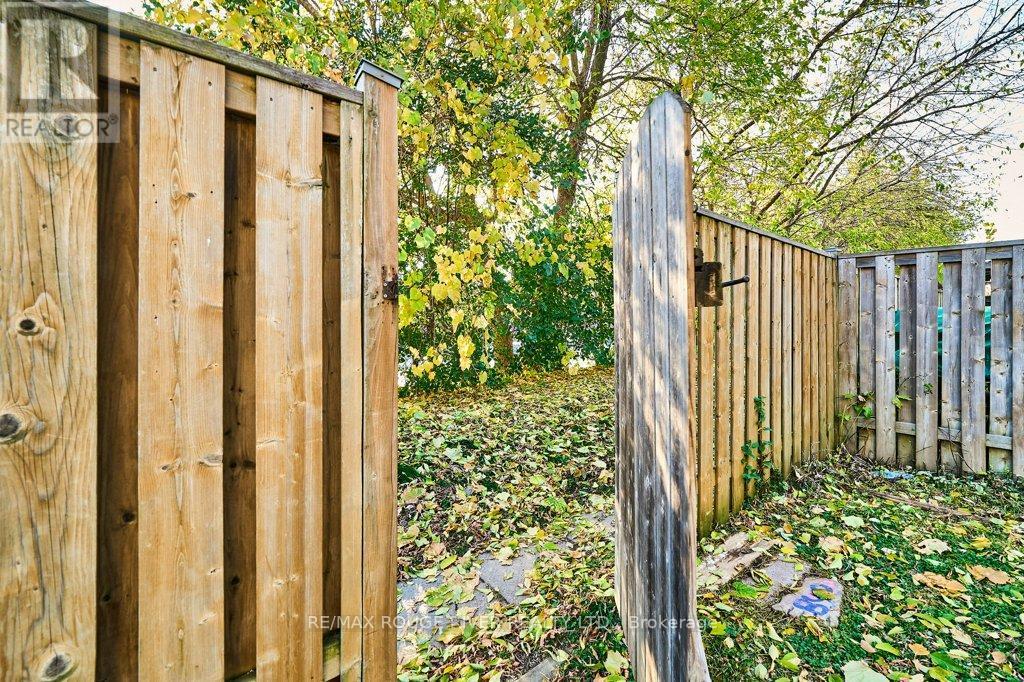 Gate to Pathway leading to Simcoe St. Buses - 79 - 120 Nonquon Road, Oshawa (Centennial), ON - Outdoor
