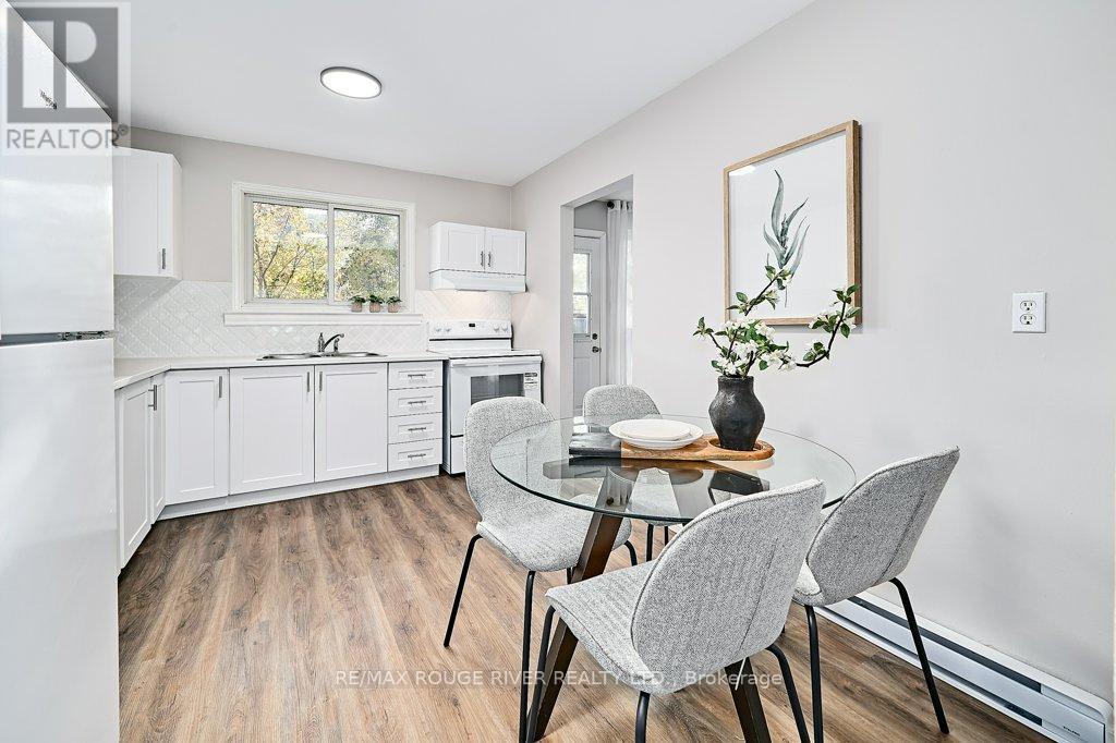 79 - 120 Nonquon Road, Oshawa (Centennial), ON - Indoor Photo Showing Dining Room