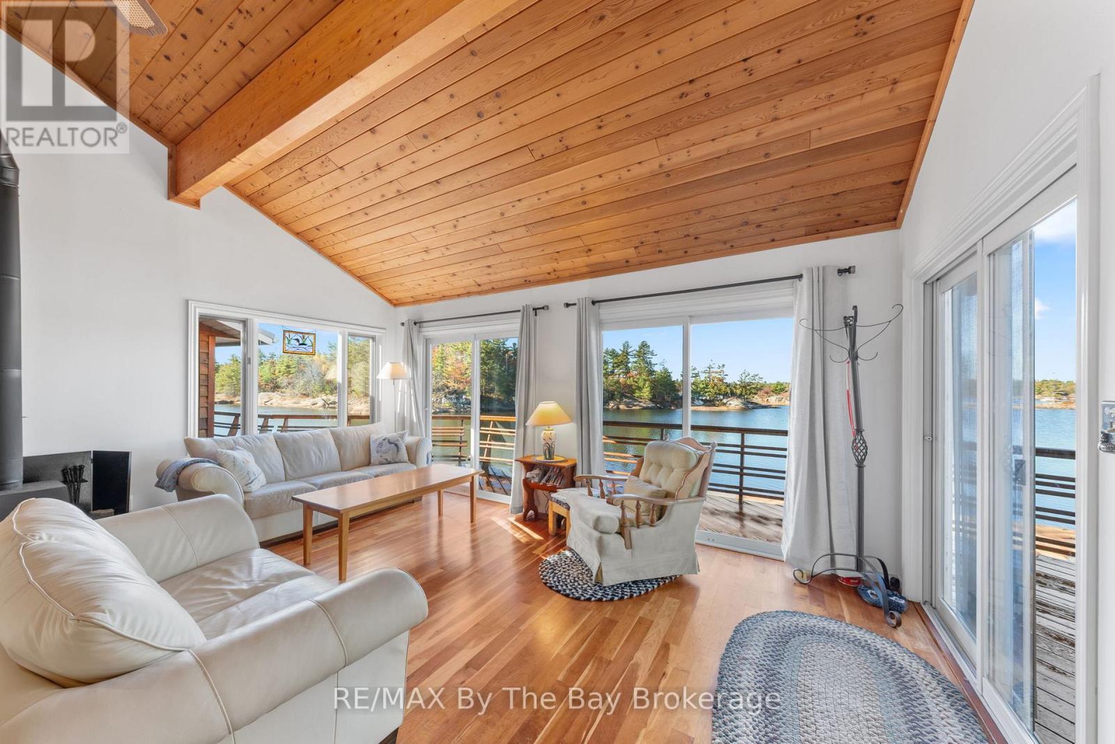 2 Island 2890, Georgian Bay (Gibson), ON - Indoor Photo Showing Living Room