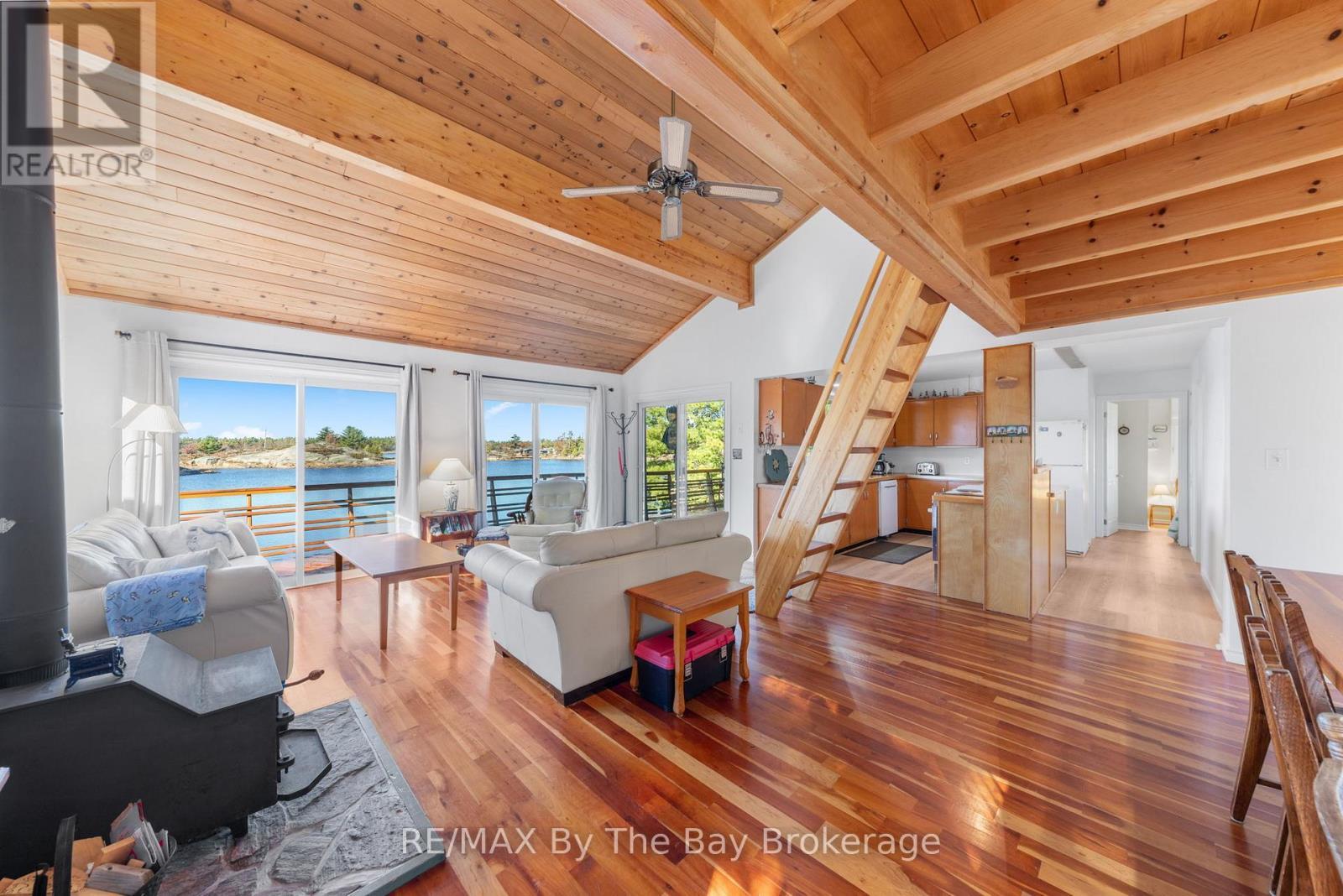 2 Island 2890, Georgian Bay (Gibson), ON - Indoor