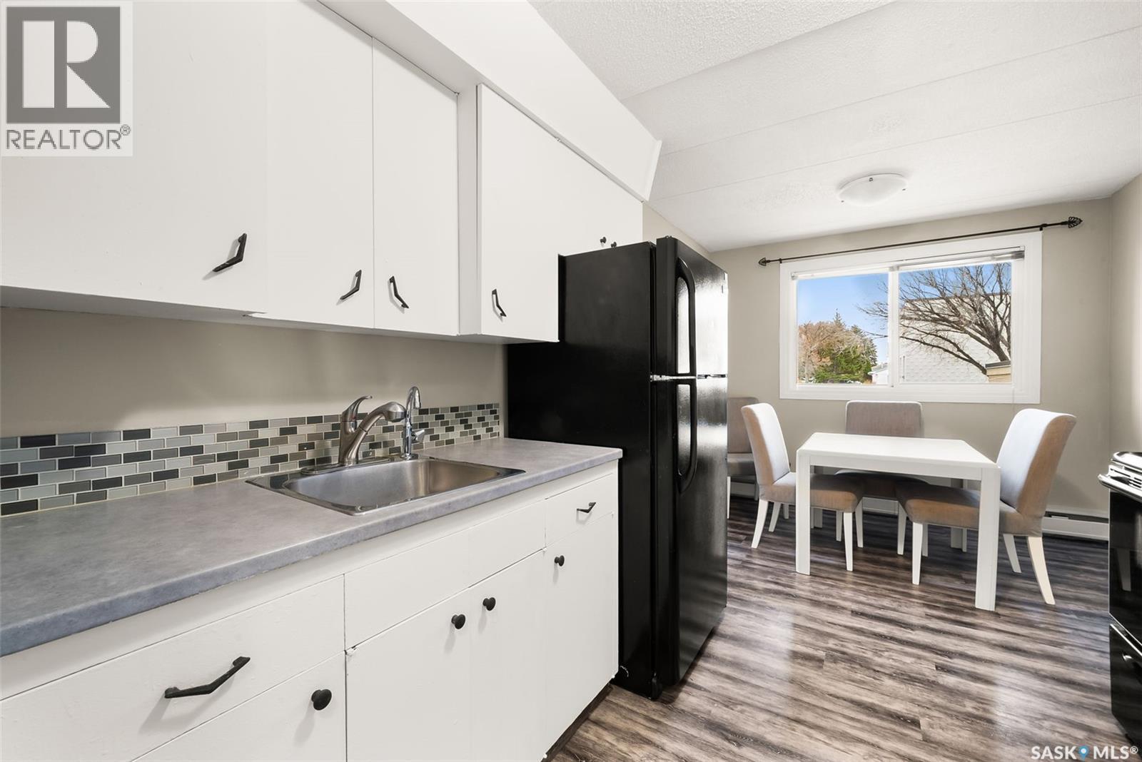 9 2620 5Th Avenue N, Regina, SK - Indoor