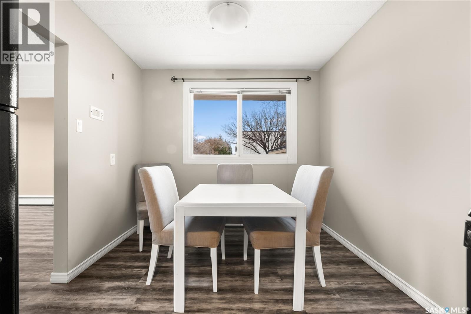 9 2620 5Th Avenue N, Regina, SK - Indoor Photo Showing Dining Room