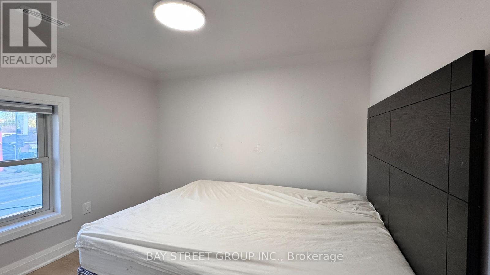 Unit C - 5731 Stanley Avenue, Niagara Falls, ON - Indoor Photo Showing Bedroom